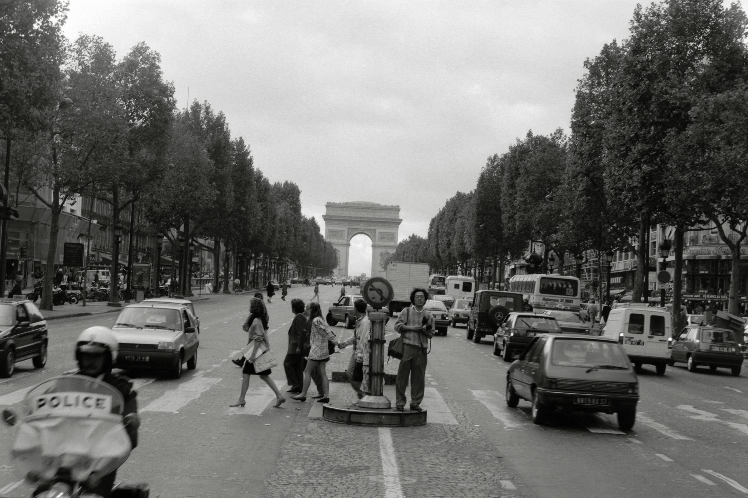 AHP F1990 09 003 sc250506 img24 NLP